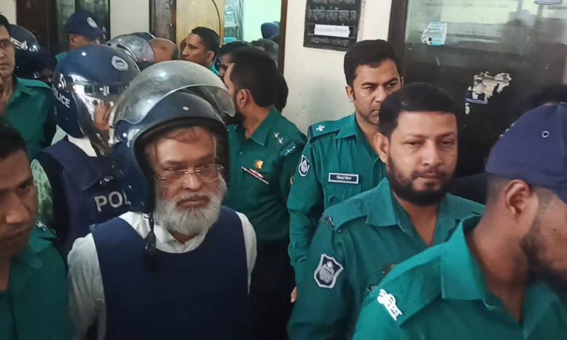 কাঠগড়ায় মেজাজ হারালেন হাজী সেলিম, পড়লেন দুই পৃষ্ঠার কাগজ